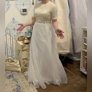 Rare, Custom Vintage wedding gown; white, ivory, lace, sleeves, like new